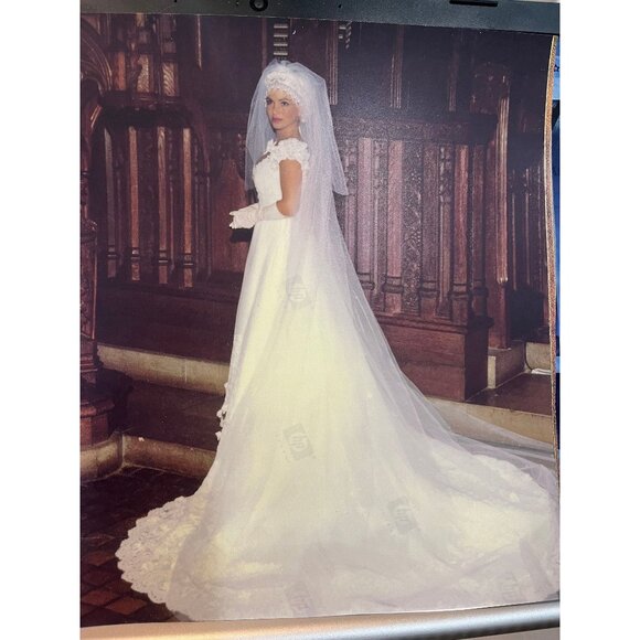 Vintage 1979 Ron LoVece Wedding Gown Cathedral Length White V Neck Cap Sleeve - Picture 1 of 10